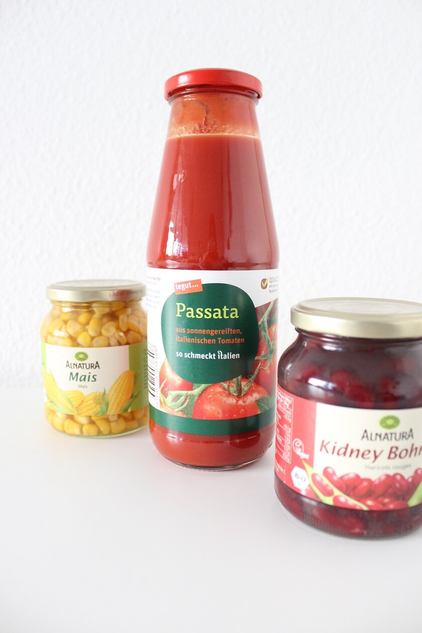 Mais, Passata und Kidney-Bohnen im Glas statt in der Dose
